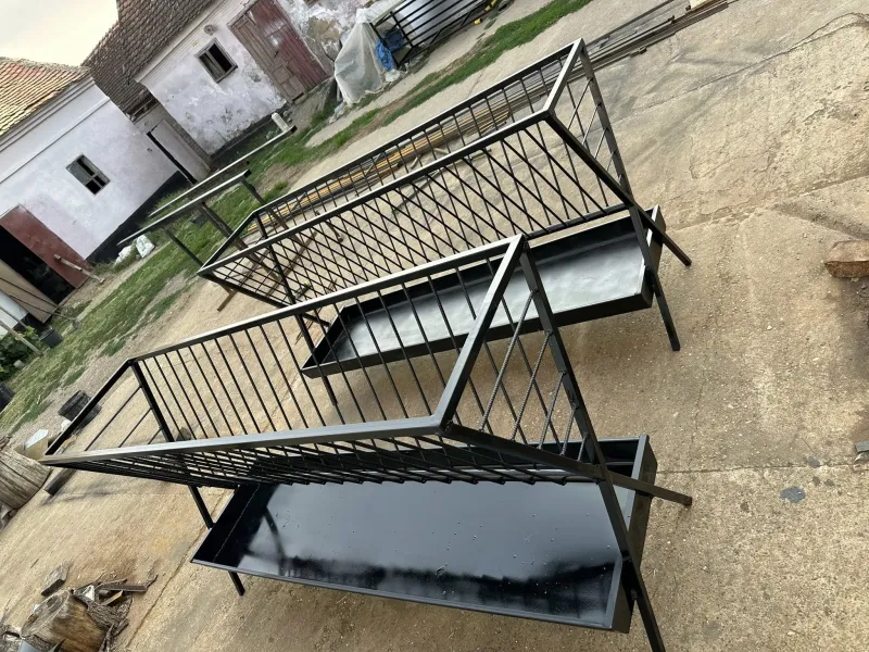 Izrađujemo jasle za ovce, koze, konje