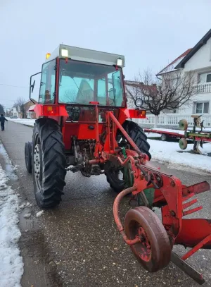 Traktor IMT 565 - thumbnail 3